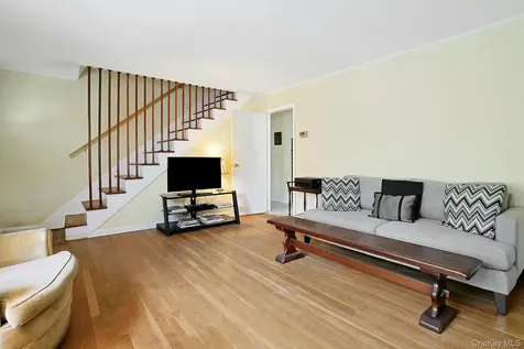 445 E Sunnyside Lane Irvington NY 10533