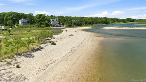 2675 Kerwin Boulevard Greenport NY 11944