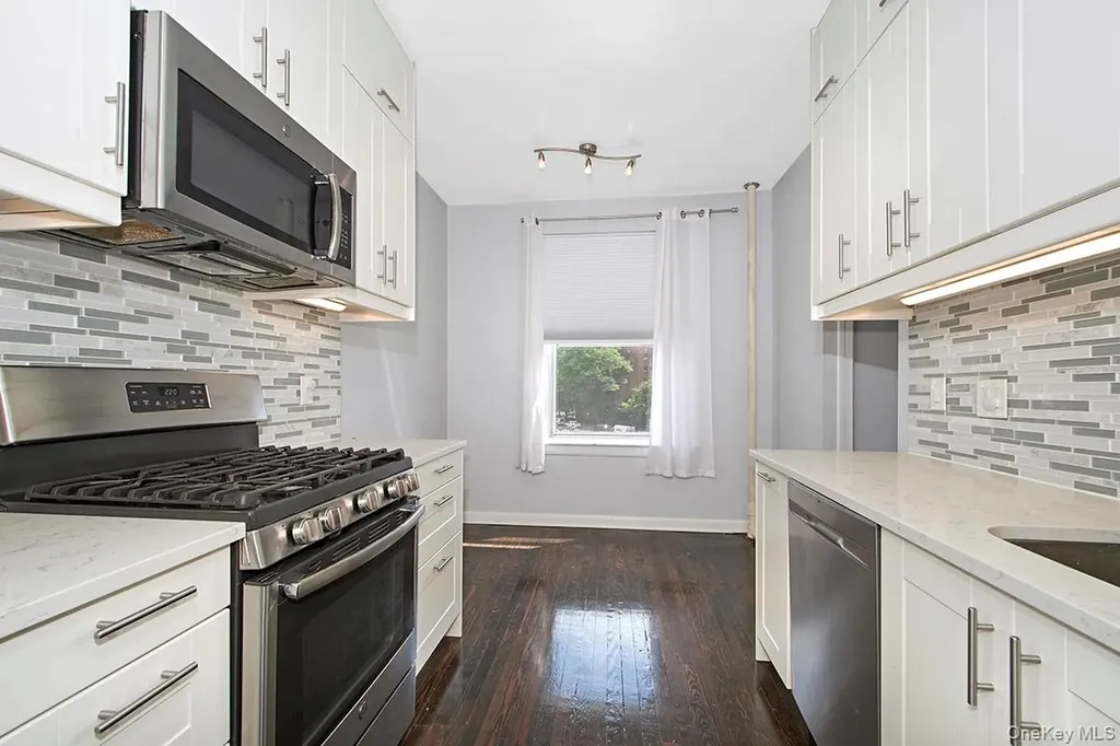 472 Gramatan Avenue Mount Vernon NY 10552