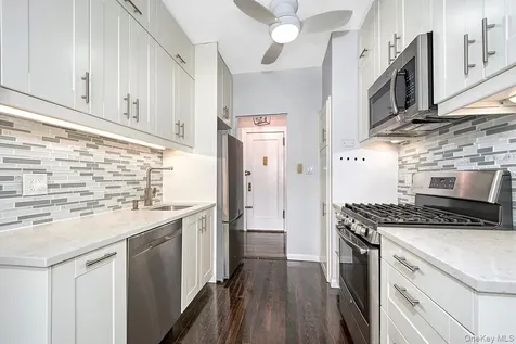 472 Gramatan Avenue Mount Vernon NY 10552