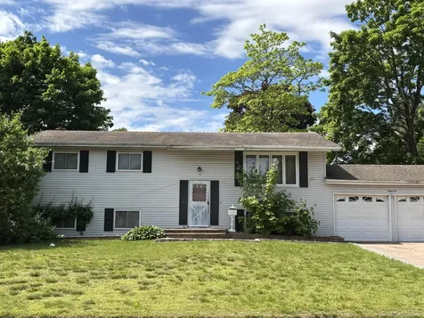 36 Clearview Drive Wyandanch NY 11798