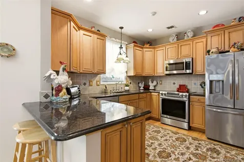 15 Scenicview Crescent Manorville NY 11949