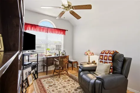 15 Scenicview Crescent Manorville NY 11949