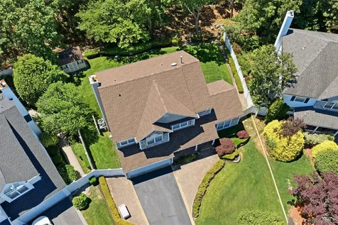 15 Scenicview Crescent Manorville NY 11949
