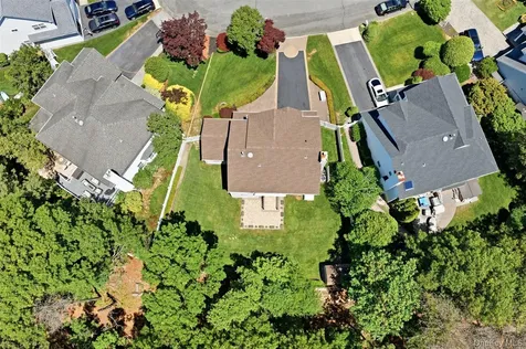 15 Scenicview Crescent Manorville NY 11949