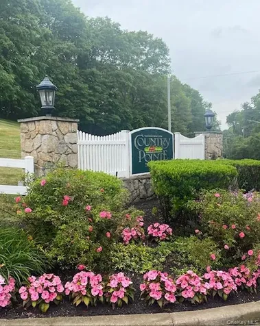 15 Scenicview Crescent Manorville NY 11949