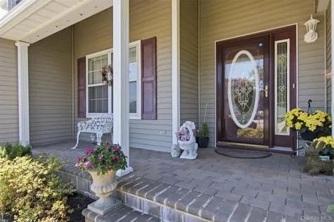 15 Scenicview Crescent Manorville NY 11949