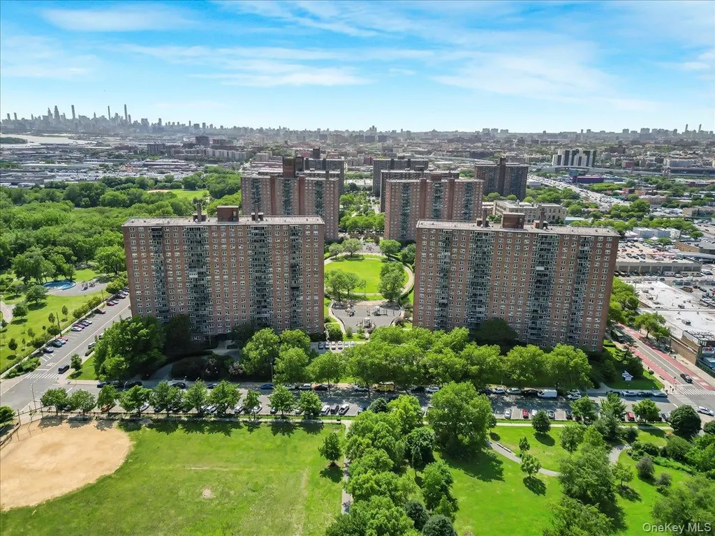 825 Morrison Avenue Bronx NY 10473
