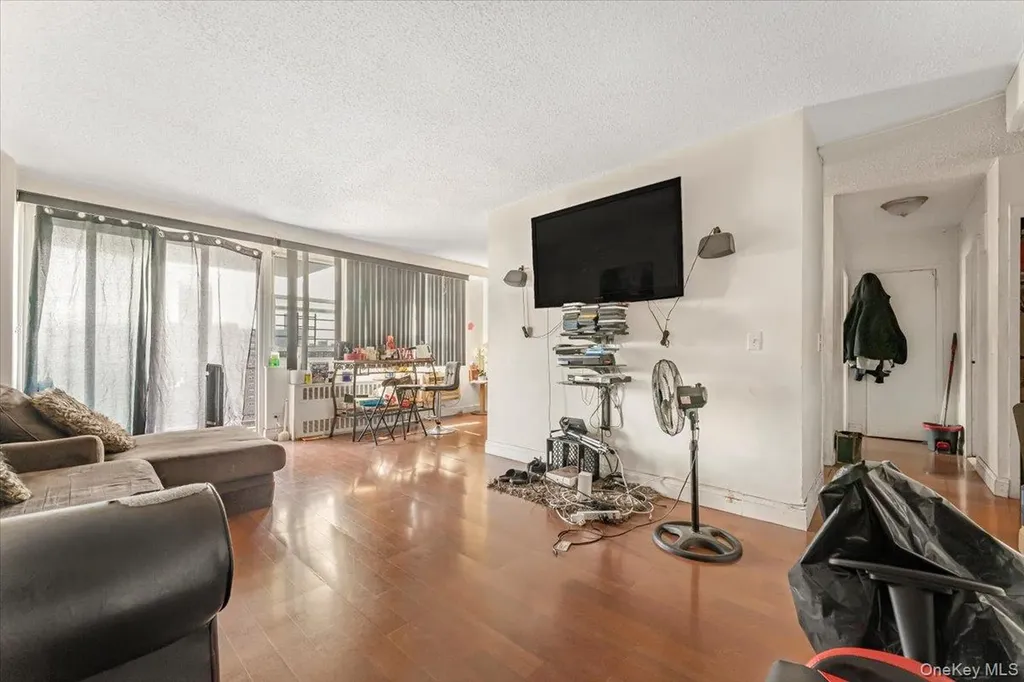 825 Morrison Avenue Bronx NY 10473