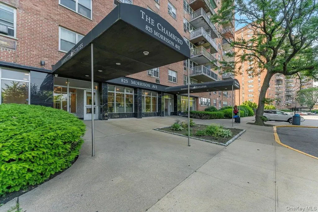 825 Morrison Avenue Bronx NY 10473