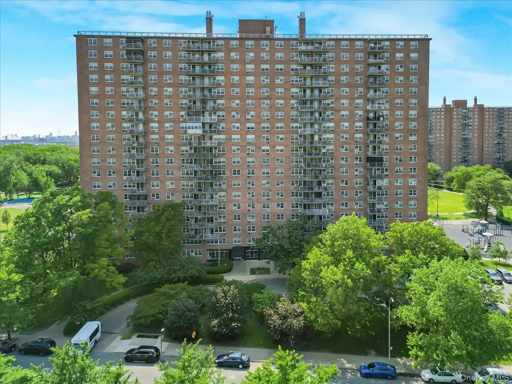825 Morrison Avenue Bronx NY 10473