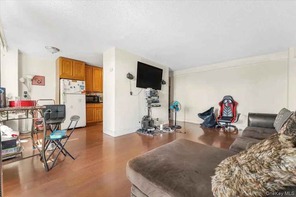 825 Morrison Avenue Bronx NY 10473