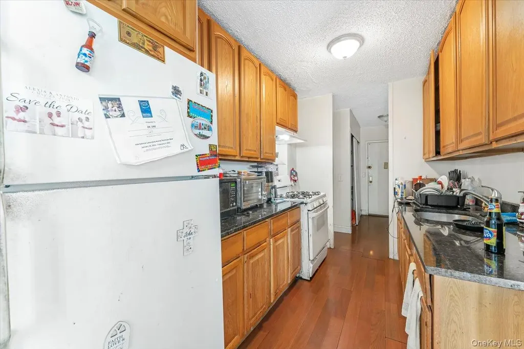 825 Morrison Avenue Bronx NY 10473