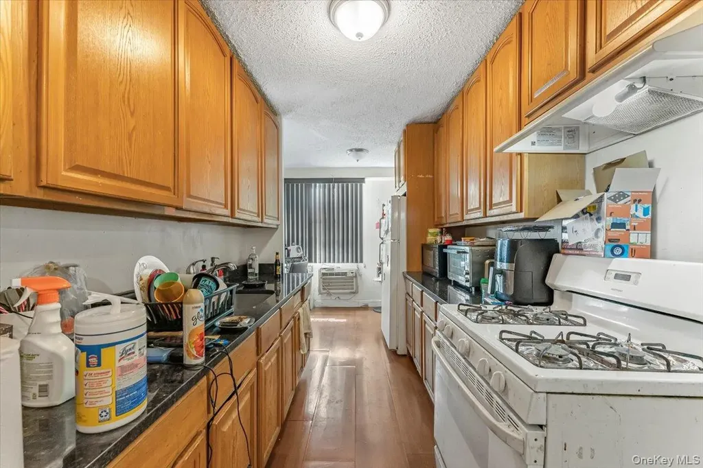 825 Morrison Avenue Bronx NY 10473