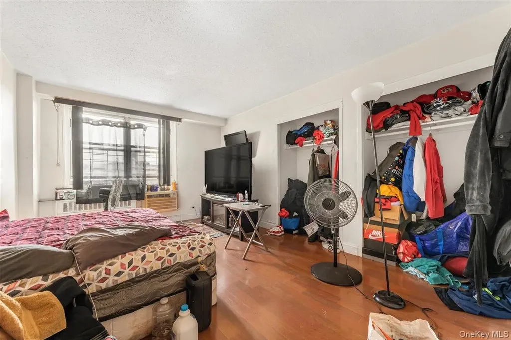 825 Morrison Avenue Bronx NY 10473
