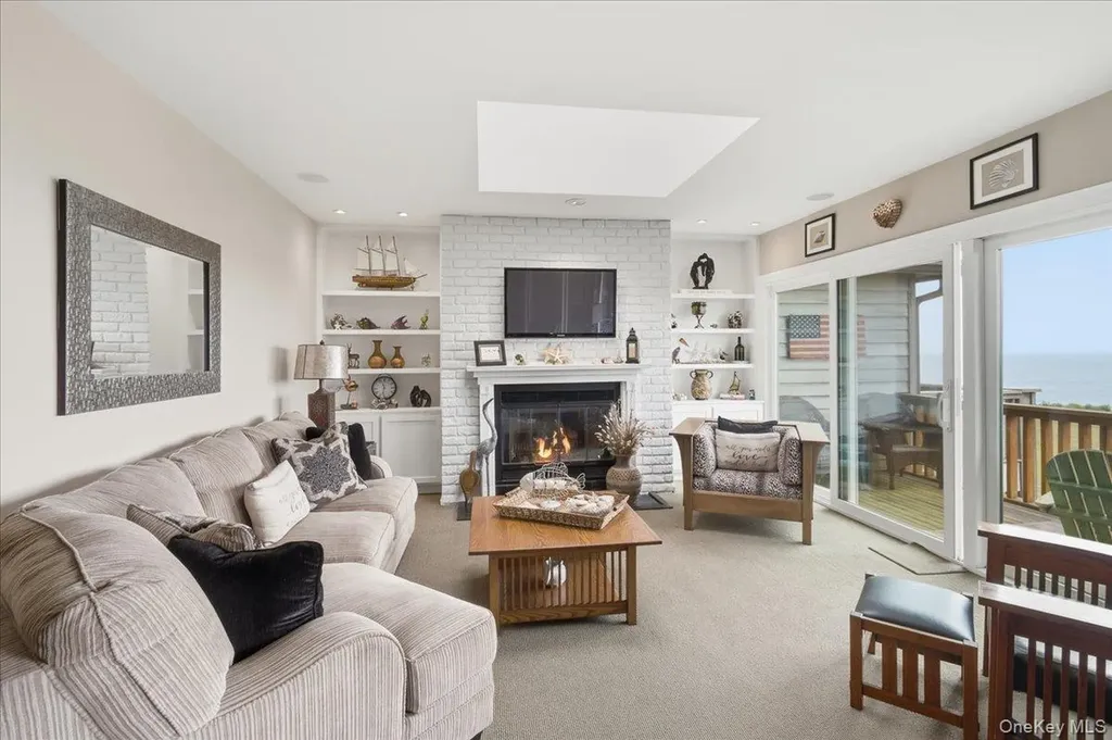 606 Fox Hill Drive Baiting Hollow NY 11933