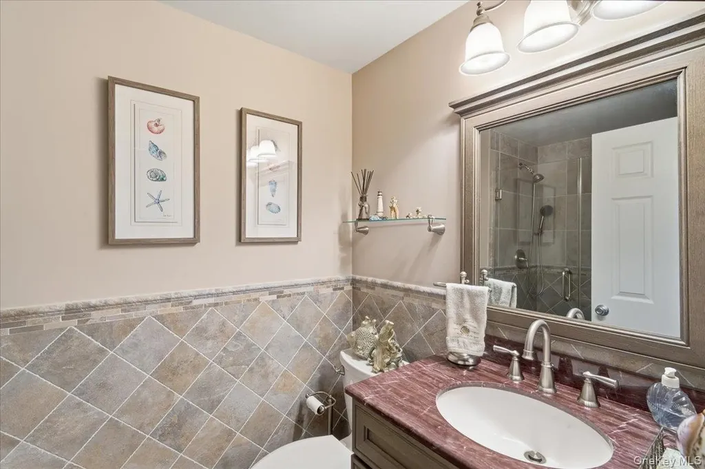 606 Fox Hill Drive Baiting Hollow NY 11933