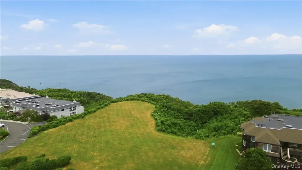 606 Fox Hill Drive Baiting Hollow NY 11933