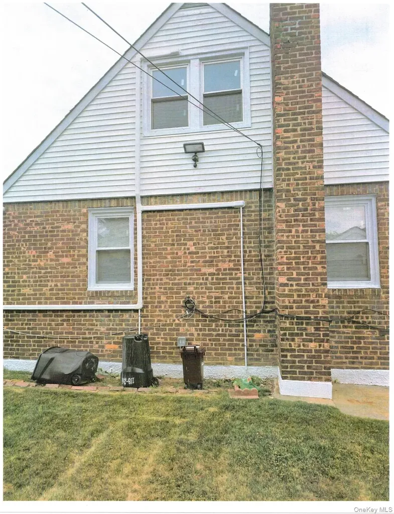 118-26 229 Cambria Heights NY 11412