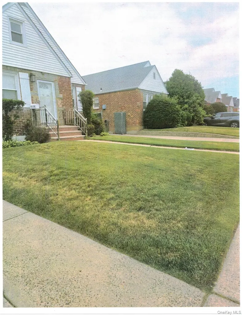 118-26 229 Cambria Heights NY 11412