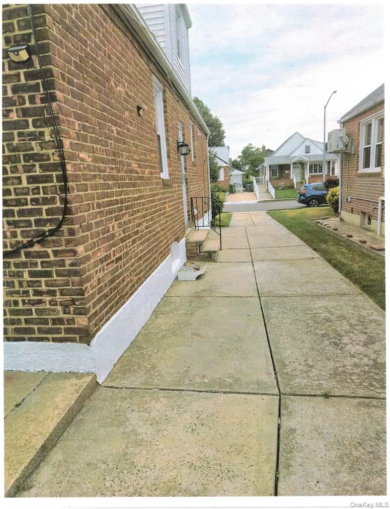 118-26 229 Cambria Heights NY 11412