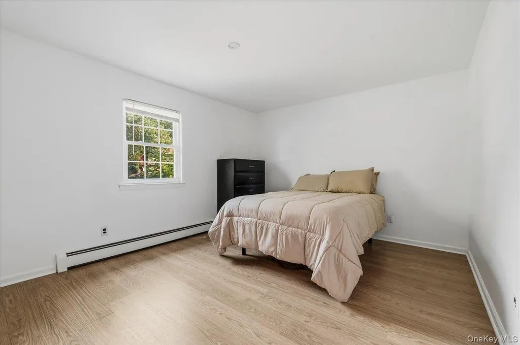 17 Nottingham Drive Wheatley Heights NY 11798