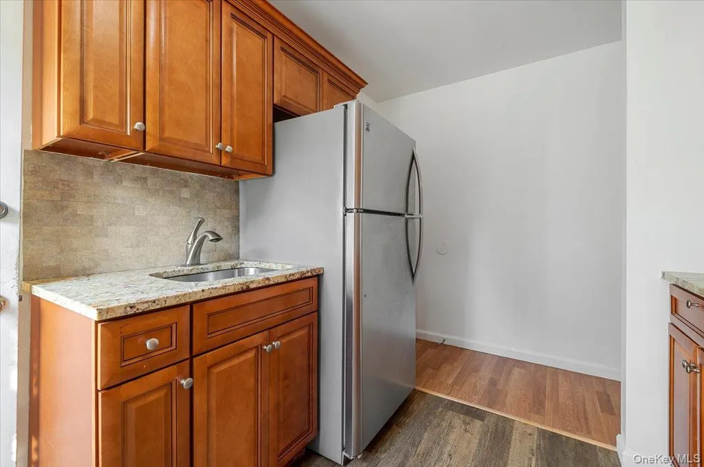 17 Nottingham Drive Wheatley Heights NY 11798