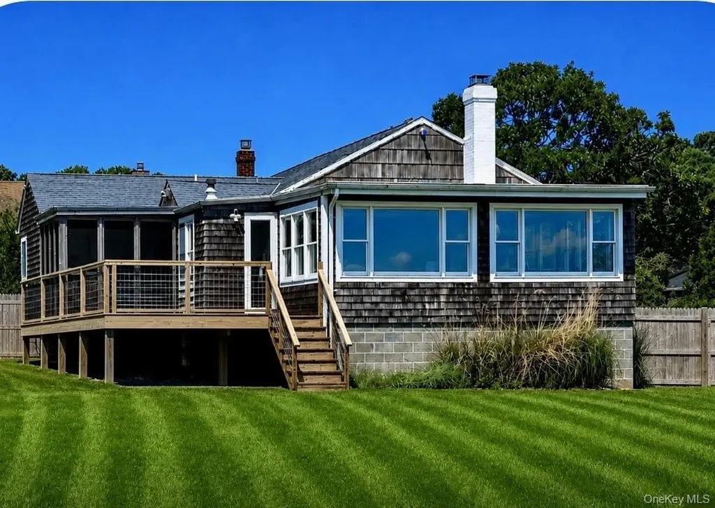 57 Moon Avenue Flanders NY 11901