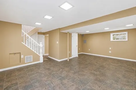 5 Willets Drive Syosset NY 11791