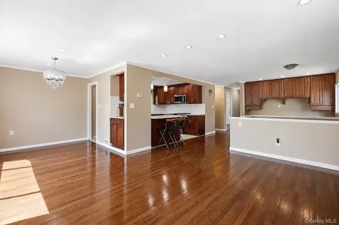 5 Willets Drive Syosset NY 11791