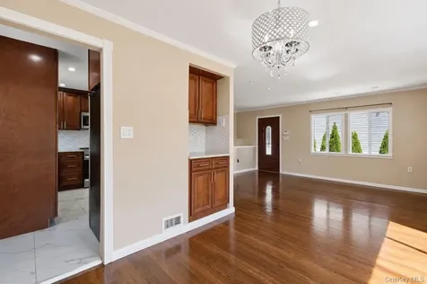 5 Willets Drive Syosset NY 11791
