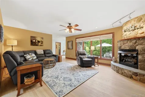 39 Loughran Lane Highland NY 12528