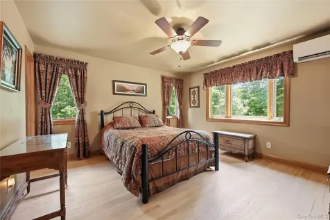39 Loughran Lane Highland NY 12528
