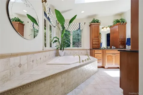 39 Loughran Lane Highland NY 12528
