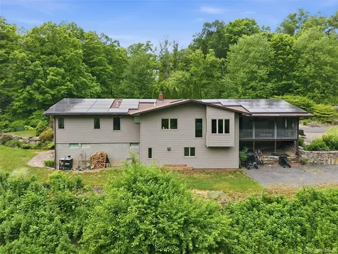 39 Loughran Lane Highland NY 12528