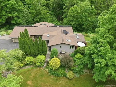 39 Loughran Lane Highland NY 12528