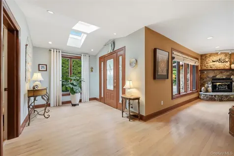 39 Loughran Lane Highland NY 12528