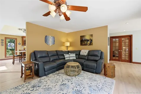 39 Loughran Lane Highland NY 12528