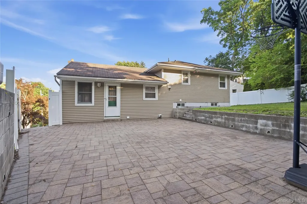 3 Hardy Place Yonkers NY 10703