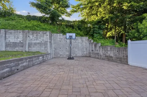3 Hardy Place Yonkers NY 10703