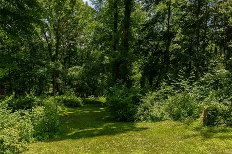 326 Mills Cross Road Staatsburg NY 12580