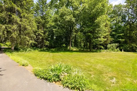 326 Mills Cross Road Staatsburg NY 12580