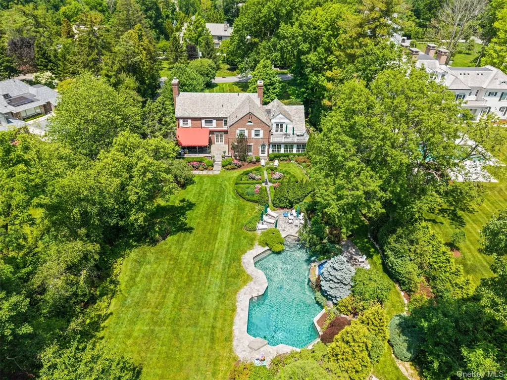 21 Dolma Road Scarsdale NY 10583