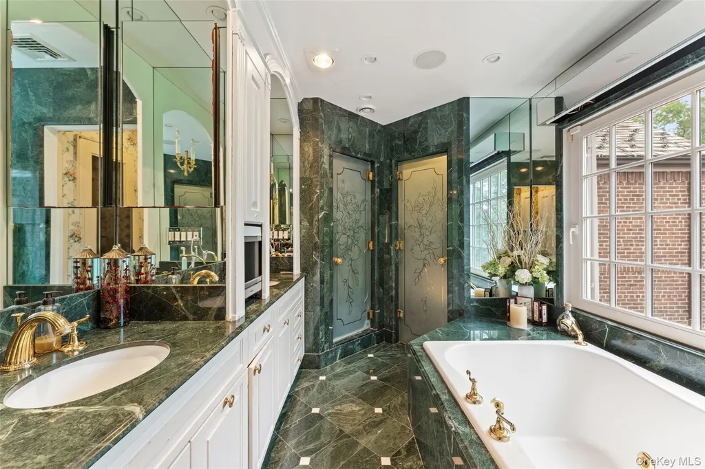 21 Dolma Road Scarsdale NY 10583