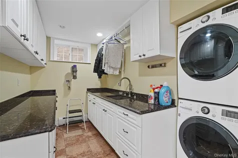 157-36 85th Street Howard Beach NY 11414