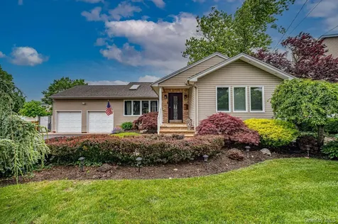 2349 Lincoln Street North Bellmore NY 11710