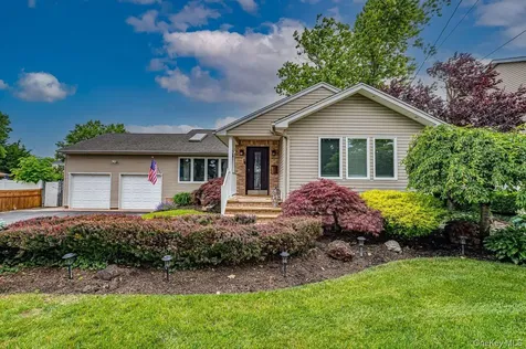 2349 Lincoln Street North Bellmore NY 11710