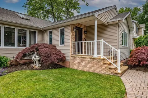 2349 Lincoln Street North Bellmore NY 11710