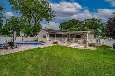 2349 Lincoln Street North Bellmore NY 11710