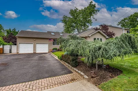 2349 Lincoln Street North Bellmore NY 11710